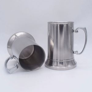 Vente en gros de mugs à bière en acier inoxydable à double paroi avec poignée, logo personnalisé, 450/580 ml - Product Image 1