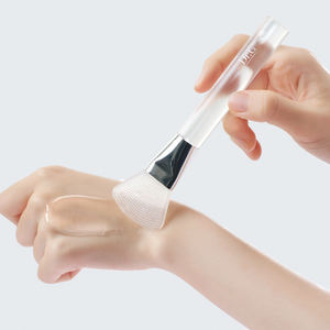 Outil de nettoyage facial en silicone à double brosse manuelle RTX pour un nettoyage en profondeur à usage domestique - Product Image 1