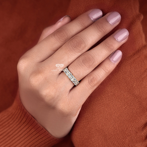 Anillo de Eternidad de Oro de 18K con Circonitas para Mujer, Banda con Circonitas Baguette y Redondas, Elegante Regalo de Boda, Compromiso o Aniversario - Product Image 2