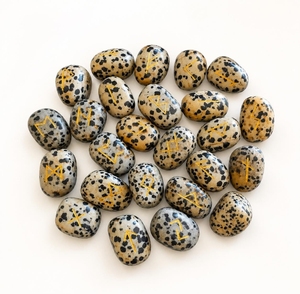 Ensemble de 25 runes Futhark en jaspe dalmatien sculptées à la main, pour la guérison par le Reiki, la divination, l'équilibre des chakras et le Feng Shui - Product Image 1