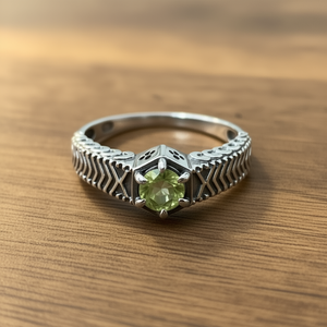 แหวนเพอริดอทอย่างดี น้ำหนัก 3.8 กรัม - Product Image 3