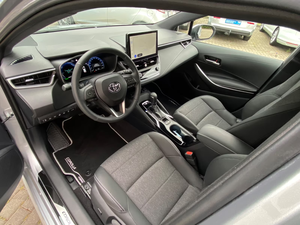 Toyota Corolla Touring Sports 1.8 Hybride HEV Team D, Berline Familiale Économe en Carburant, Importation Japonaise, Faible Kilométrage - Product Image 3