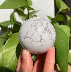 Sphère de Howlite Chakralume Naturelle, Boule de Cristal Polie Blanche, Pierre de Guérison pour Reiki, Méditation, Feng Shui, Décoration Énergétique - Product Image 3