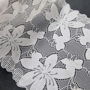 Encaje Elástico Floral con Borde Festoneado, Ligero, de Nailon y Spandex, Banda Elástica de 17.5cm, Encaje de Punto para Lencería, Vestidos y Bodas - Product Image 1
