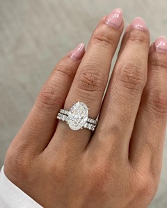 Ensemble de bagues de mariage en diamant ovale de 3,5 carats cultivé en laboratoire, or blanc 14 carats, halo caché, bague de fiançailles cathédrale avec alliance assortie - Product Image 2