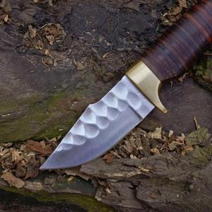 Cuchillo de Supervivencia de 9 Pulgadas Hecho a Mano en Acero al Carbono con Mango de Madera y Funda de Cuero |   Regalo perfecto para él - Product Image 5