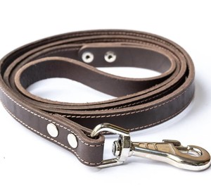 Laisse pour chien en cuir véritable de style classique – Marron foncé – Laisse robuste fabriquée à la main - Product Image 1