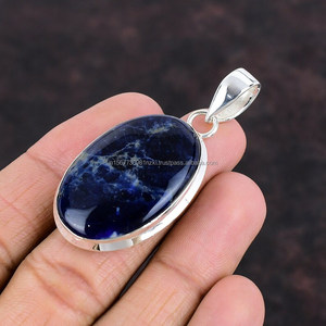 Colgante hecho a mano de Plata de Ley 925 sólida, diseño Original de piedras preciosas de sodalita con forma de amantes, último regalo de joyería para él - Product Image 1