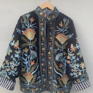 Chaqueta de terciopelo con bordado Suzani, estilo bohemio, étnico, vintage, hecha a mano, abrigo de diseñador a la moda. - Product Image 1