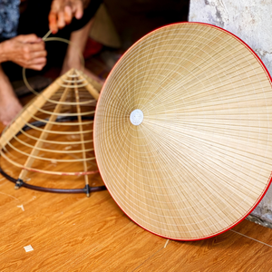 Chapeau conique vietnamien Non La au meilleur prix du Vietnam, chapeau en bambou fait main, chapeau de fermier vietnamien / Mme ALINA - Product Image 6