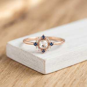 Bague de fiançailles en or massif pur avec diamant de laboratoire 1 carat taille brillant rond certifié IGI couleur E clarté VVS, bijoux fins - Product Image 3
