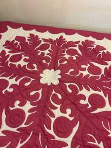 Beautiful <b>Handmade</b> White And Red Leaf Patterned Designer Hawaiian <b>Quilts</b> 100% Cotton Material <b>Quilts</b> For Home Decoration - Product Image 3