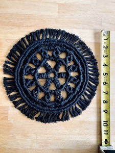 Napperons en macramé bleus élégants, style bohème chic, pour la décoration de table de cuisine, salle à manger et salon - Product Image 4
