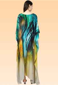 Robe kaftan courte pour femme – Bleu pastel avec imprimé floral abstrait coloré, coupe ample, style tunique. - Product Image 4