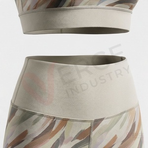 Ensemble 2 pièces de yoga pour femme, bleu marine côtelé, composé d'un crop top à manches longues et d'un short taille haute, avec décolleté carré et bretelles spaghetti - Product Image 5