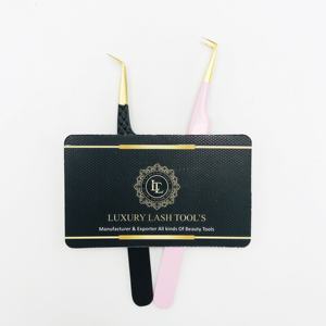 Pinzas de extensión de pestañas con punta dorada y recubrimiento de polvo negro rosa con etiqueta personalizada, acero inoxidable sostenible hecho a mano - Product Image 2