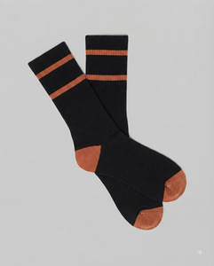 Chaussettes de sport confortables et respirantes pour hommes à prix abordable, vente chaude, faible MOQ, personnalisables, anti-bactériennes, chaussettes mi-mollet - Product Image 1