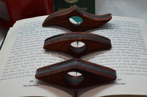 Support de livre en bois personnalisé fait main, porte-page léger en bois, accessoire de lecture pour lecteurs - Product Image 5
