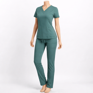 Nueva Tendencia en Uniformes Médicos para Mujer: Conjunto de Blusa y Pantalones Deportivos - Product Image 4