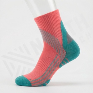 Chaussettes de course à la cheville en corail avec bout et talon turquoise, respirantes et tricotées pour femmes, usage sportif estival - Product Image 3