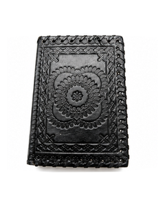 Cuaderno de diario clásico de cuero vintage negro con Diario de escritura hecho a mano en relieve para viajes, estudio y notas diarias - Product Image 1
