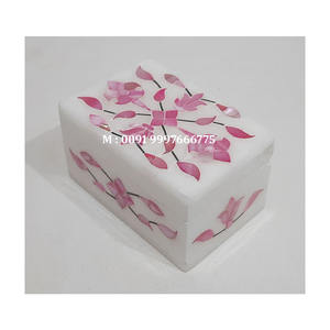 Caja de Joyería Rectangular de Mármol Blanco Natural con Incrustaciones de Nácar, Diseño Floral Hecho a Mano, Ideal para Regalo Empresarial - Product Image 3