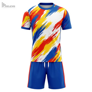 Conjunto de Uniforme de Fútbol Personalizado por Sublimación, Jersey y Pantalones Cortos con Diseño de Pinceladas y Gráficos de Salpicaduras de Pintura, 100% Poliéster - Product Image 1