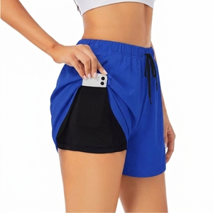 Falda pantalón deportiva personalizada para mujer con estampado de camuflaje, con bolsillos, cintura media, cordón ajustable, de secado rápido, en tejido de poliéster y spandex. - Product Image 4