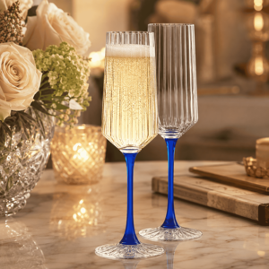 Flûte à champagne / Verre à toast en borosilicate fait main de 230 ml avec logo personnalisé pour cadeaux d'entreprise et kits de bienvenue promotionnels - Product Image 1
