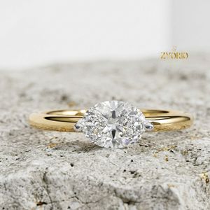 แหวนหมั้นทองคำ 14K ทรงรีประดับเพชรเม็ดเดี่ยว - Product Image 1