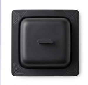 Beurrier carré en métal noir mat avec couvercle, design minimaliste, conservation hermétique de la fraîcheur, vaisselle de cuisine - Product Image 2