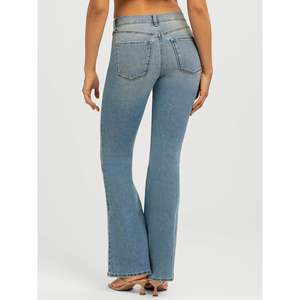 Pantalon en jean évasé taille haute pour femme, décontracté, longueur intégrale, bleu délavé, en coton, avec braguette boutonnée - Product Image 3