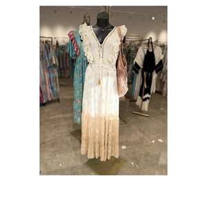 Vestido midi Kyra en color lila, con la silueta más suave y un hermoso tono natural, diseñado para un uso diario cómodo. - Product Image 4