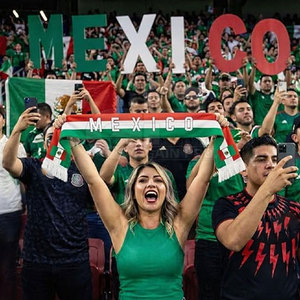 Bufanda de Fútbol Resistente, Tejido de Alta Calidad, Material Suave y Cálido para Uso en Estadios y para Aficionados a los Equipos - Product Image 5