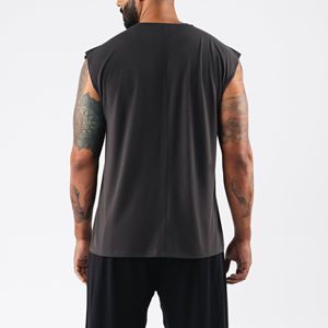 Camiseta deportiva 100% poliéster para hombre en venta, color sólido, corte ajustado, camiseta de fitness para hombre, camiseta de levantamiento de pesas para hombre. - Product Image 3