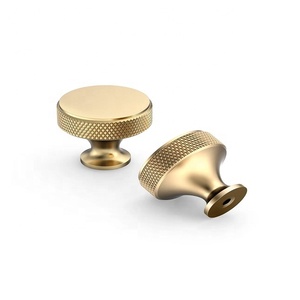 Poignée de meuble de luxe en laiton, design moderne, finition noire mate durable, pour tiroirs, commodes, salons, salles de bain et chambres - Product Image 3