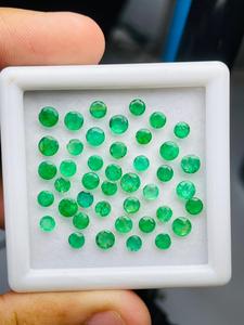 Lote de Esmeraldas Naturales de Zambia, Corte Zambia, Calidad AAA, Color Verde, Certificado IGI, Lustre Excelente, Corte y Pulido Perfectos para Joyería - Product Image 4