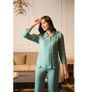 ชุดนอนผ้าไหมพรีเมียมสำหรับผู้หญิง แขนยาว ดีไซน์หรูหรา - Product Image 6