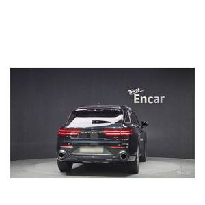 Genesis GV70 2.5T Gasolina AWD con Caja de Cambios Automática y Asientos de Cuero, Modelo de Junio de 2024, 47,046 km, Volante a la Izquierda, Cámara Trasera - Product Image 4