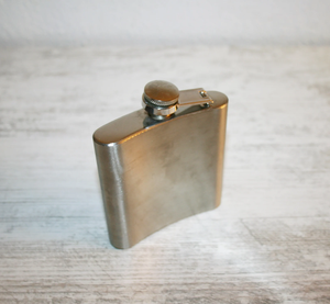 13. กระติกน้ำสะโพกโลหะพร้อมฝาเกลียวกันรั่วดีไซน์ทนทาน - Product Image 3