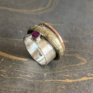 Designer 925 Sterling Silver <b>Spinner</b> <b>Ring</b> (8.5 Grams) Featuring Small Ruby Stone For Unisex Daily Wear - Product Image 3