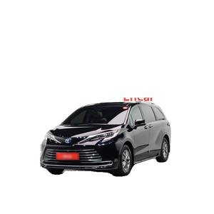 Toyota Sienna 2.5 Híbrida AWD 2023, 22,481 km, Asientos de Cuero, Cámara Trasera, Volante a la Izquierda - Product Image 1