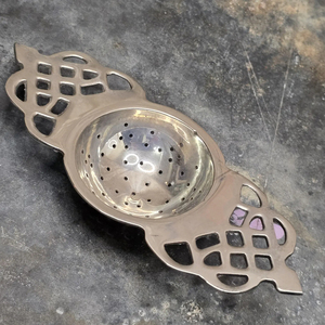 Indian Manufacturer of Metal <b>Tea</b> Strainer With Bowl Tabletop Kitchenware <b>Loose</b> <b>Tea</b> Strainer Filter With Floral Design Handle - Product Image 5