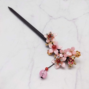 กิ๊บติดผมไม้สไตล์วินเทจประดับด้วยลูกปัดกลีบดอกไม้พลาสติกและพู่ห้อยหรูหรา - เครื่องประดับเอเชียสุดหรู - Product Image 5