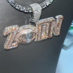 Pendentif Hip Hop pour Homme en Argent 925 avec Lettre Alphabet Personnalisée, entièrement sertie de Moissanite taille brillant ronde et sertissage griffe - Product Image 4