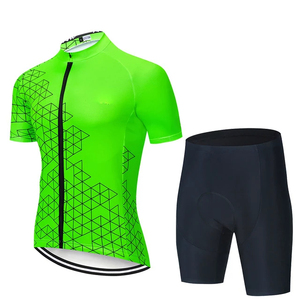Ensemble de vêtements de cyclisme pour hommes, maillot de vélo performant et short rembourré, tissu respirant et léger pour le cyclisme sur route - Product Image 4