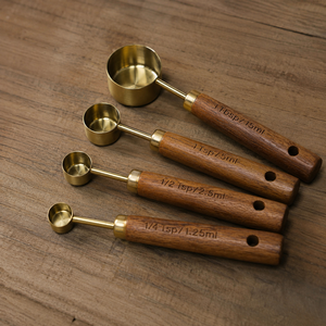 Juego de Cucharas Medidoras Rústicas de Latón y Madera para Café, Repostería, Especias y Cocina – Tazas Medidoras Hechas a Mano Estilo Vintage - Product Image 2