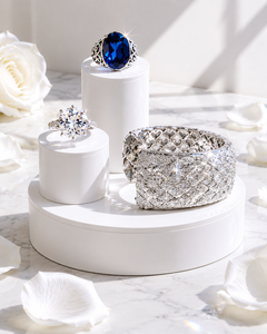 Elegante y Versátil Soporte de Acrílico para Joyería con Tamaño y Color Personalizables para una Exhibición y Almacenamiento Elegantes - Product Image 3