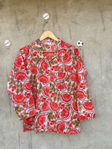 Ensemble de vêtements de nuit élégants et confortables pour femmes, pour le printemps |   Ensemble de pyjama en coton |   Ensemble pyjama 3 pièces à imprimé floral, chemise boutonnée et pantalon - Product Image 2