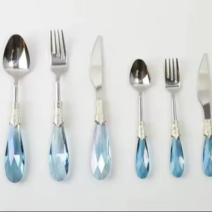 Ensemble d'ustensiles de table professionnels en acier inoxydable, cuillère, fourchette, couteau, collection de couverts en métal pour la restauration, la cuisine et les services de traiteur - Product Image 6